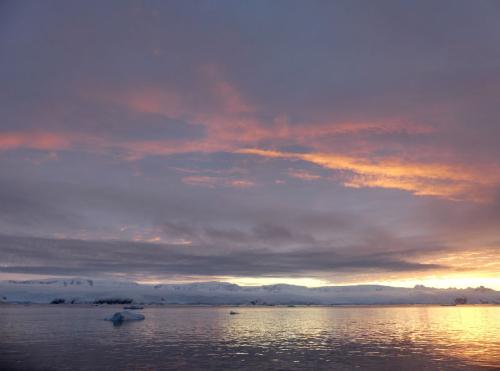 Coucher de soleil sur la Péninsule Antarctique