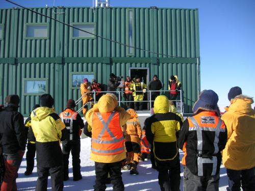 Former Prime Minister Bob Hawke ininaugurating the Hawke's Hut at Wilkins Runway (Photo: Australian Antarctic Division)