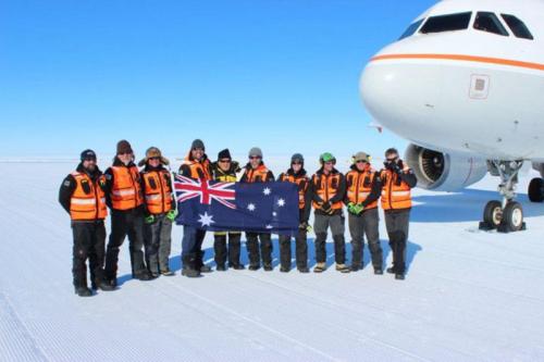 The Wilkins Runway crew with Bob Hawke (Photo: Australian Antarctic Division)